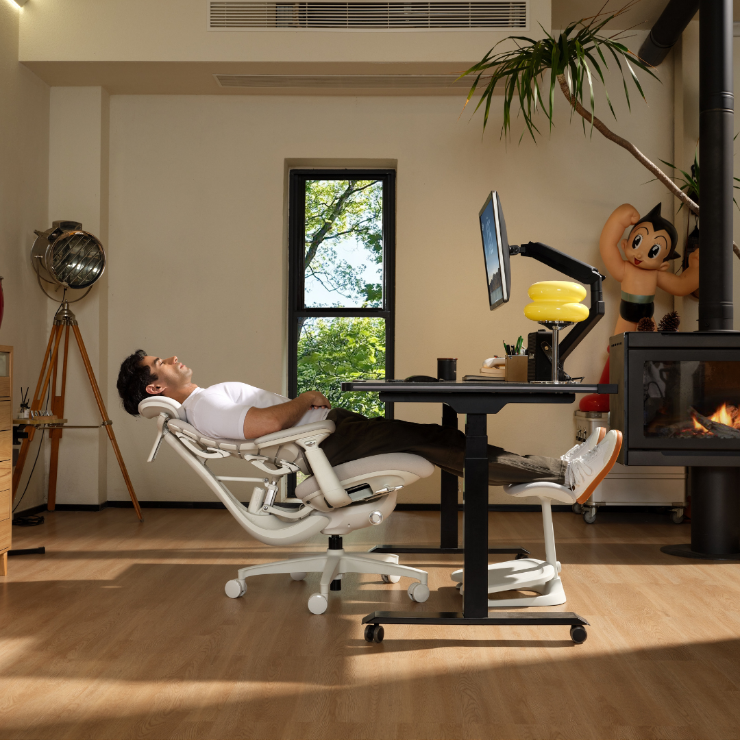 StepSync Footrest — Ergonomic Support for Better Circulation and Comfort
