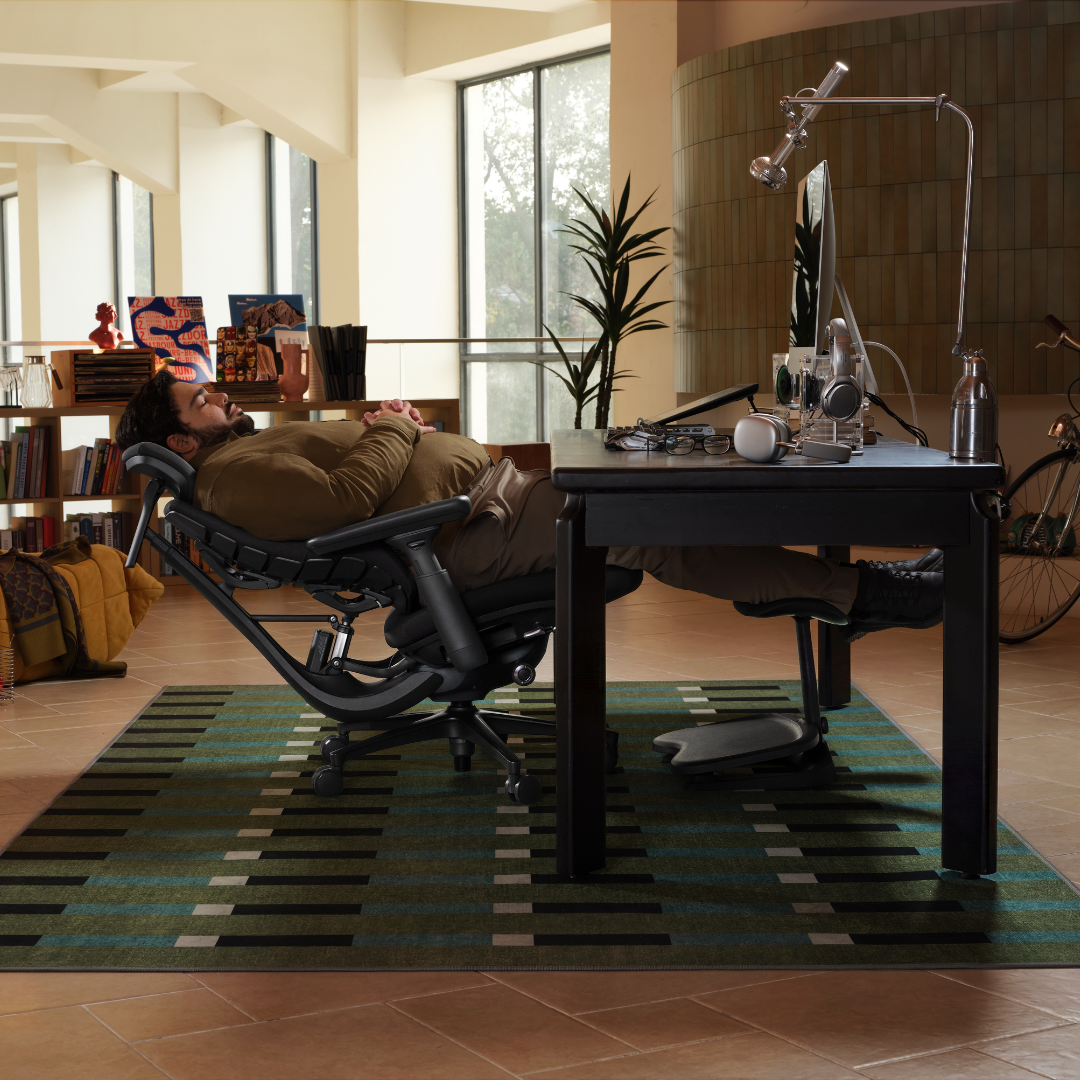 LiberNovo Maxis Manual Dynamic Ergonomic Chair
